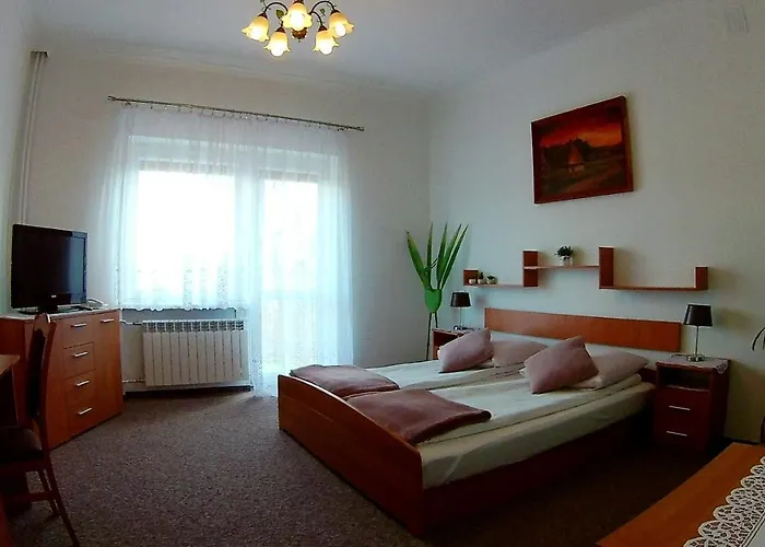 Hotel Pod Trzema Rozami