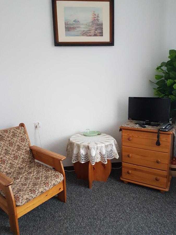 Pod Trzema Rozami Hotel 2*