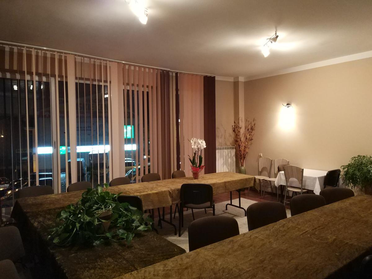 Hotel Pod Trzema Rozami Sanok