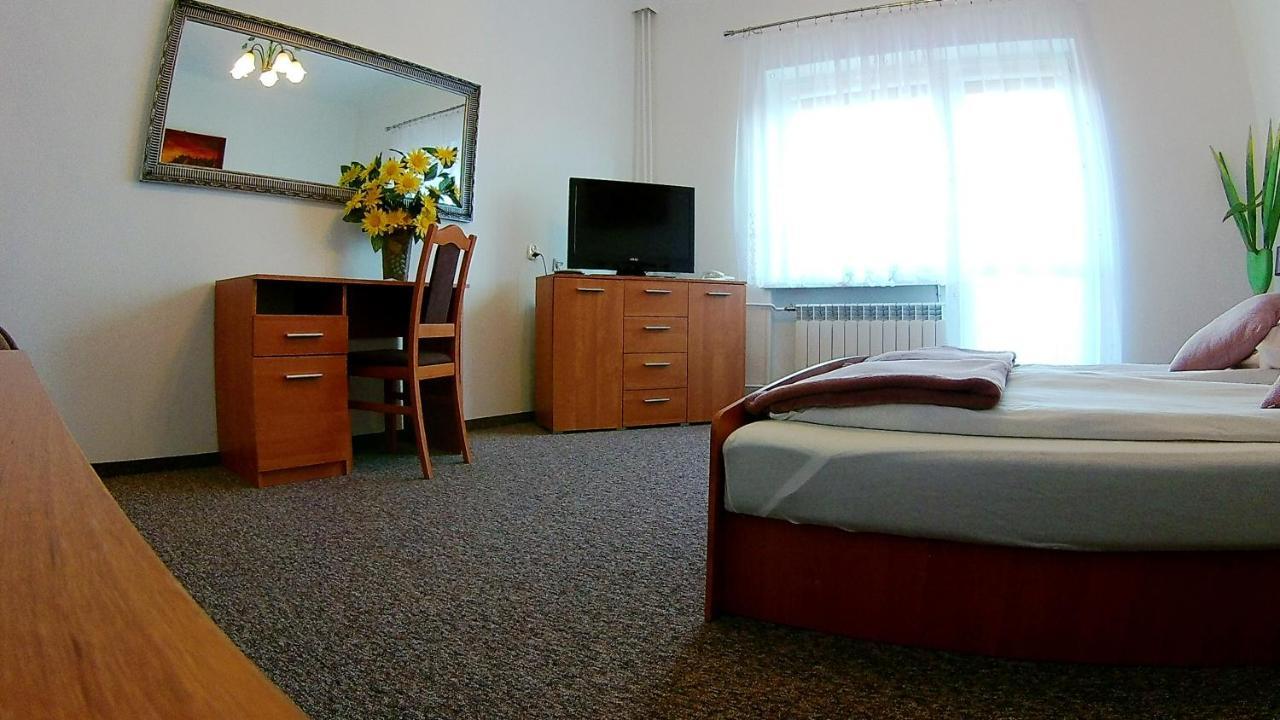 Pod Trzema Rozami 2* Sanok
